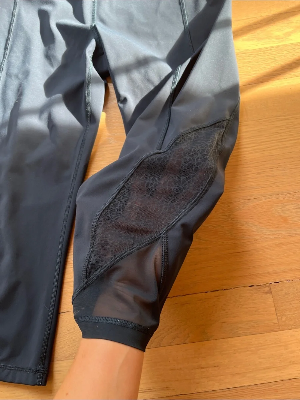Lululemon Twist and Train crop legging sz 10